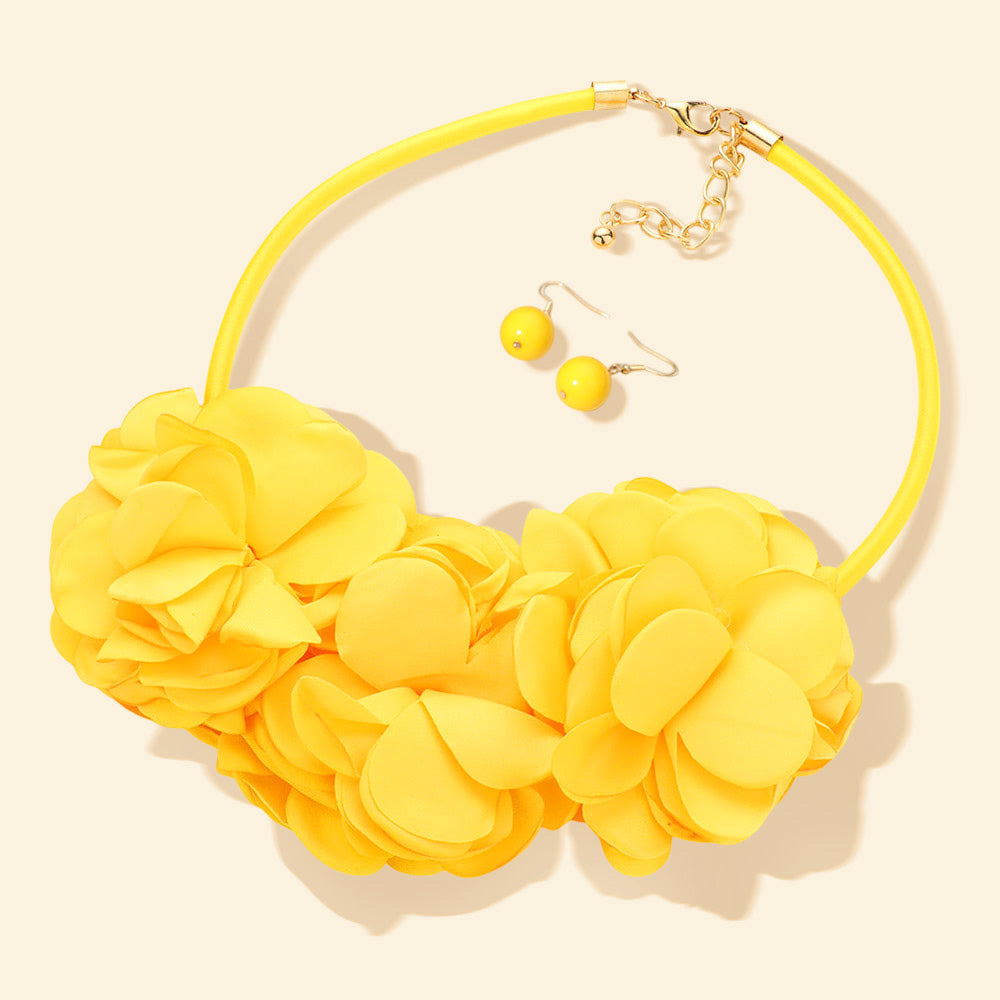 The Rosa Flower Necklace