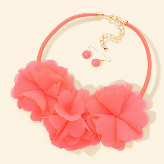 The Rosa Flower Necklace
